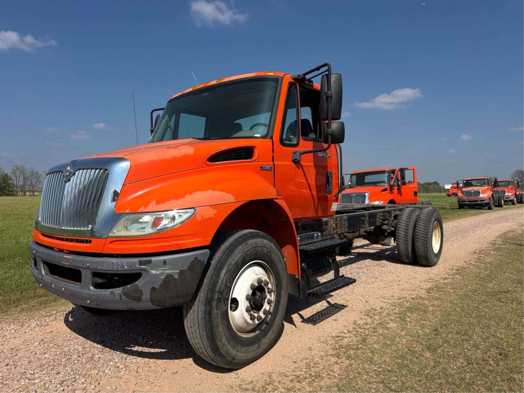 2008 International DuraStar 4400 Equipment Image0