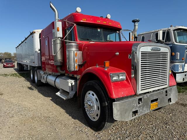 Image of Freightliner Classic equipment image 1