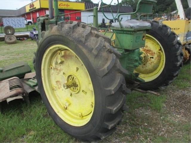 Image of John Deere A equipment image 4