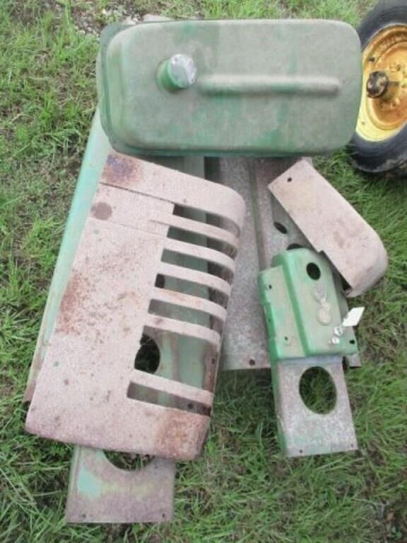 Image of John Deere A equipment image 2
