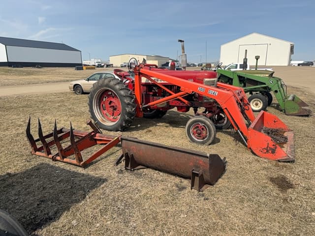 Image of Farmall 450 equipment image 2