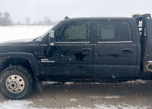 Image of GMC 3500 equipment image 3