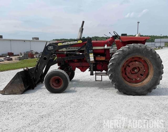 Image of International Harvester 856 equipment image 1