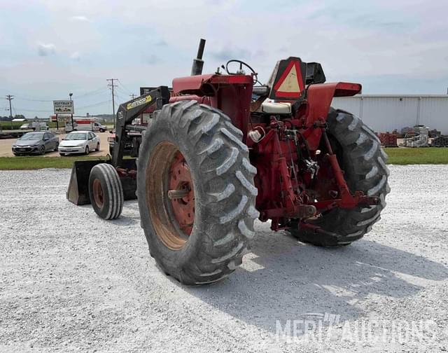 Image of International Harvester 856 equipment image 2