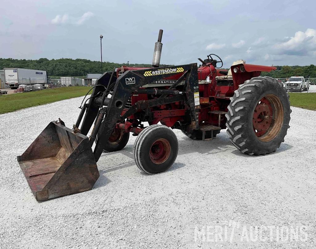 Image of International Harvester 856 Primary image