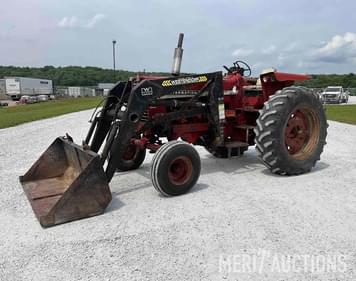 Main image International Harvester 856