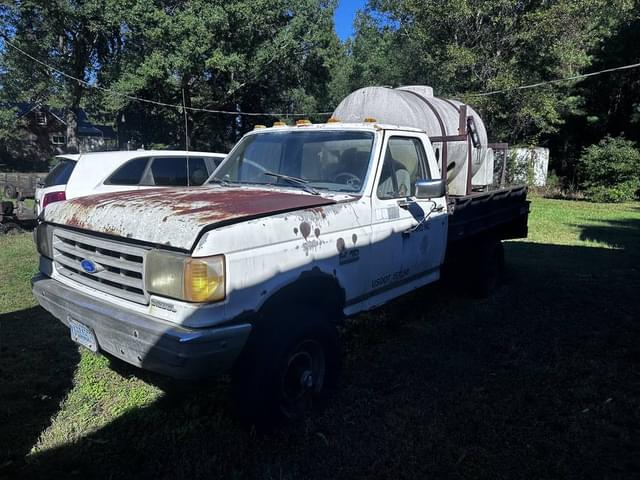 Image of Ford F-350 equipment image 1