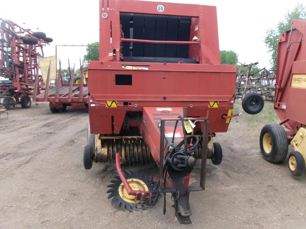 New Holland 658 Equipment Image0