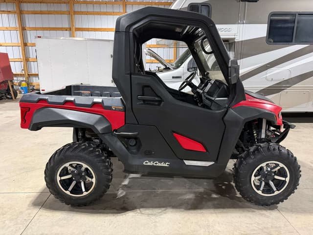 Image of Cub Cadet Challenger 550 equipment image 4