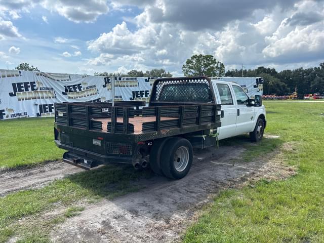 Image of Ford F-350 equipment image 4