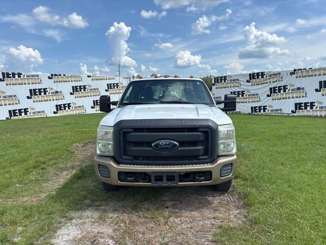 Image of Ford F-350 equipment image 1