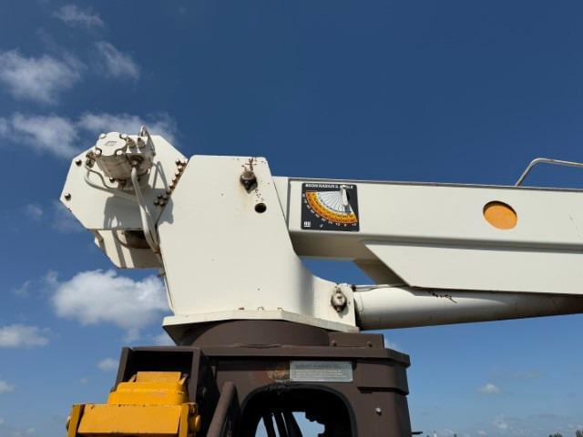 Image of Ford F-8000 equipment image 3
