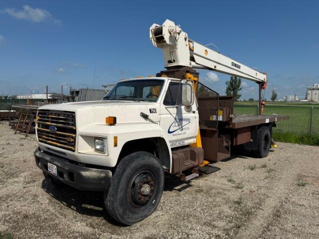 Image of Ford F-8000 equipment image 1