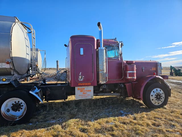 Image of Peterbilt 359 equipment image 1