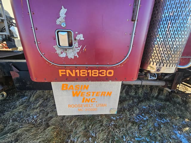 Image of Peterbilt 359 equipment image 3