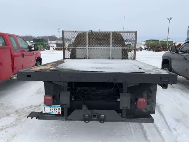 Image of Ford F-450 equipment image 4