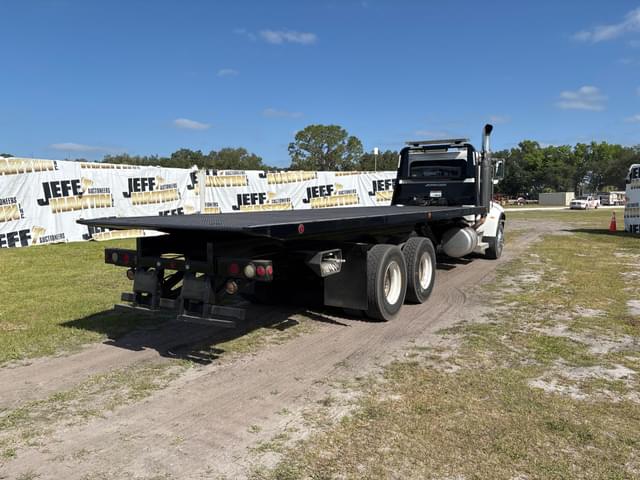 Image of Peterbilt 340 equipment image 4