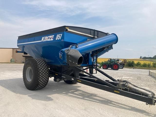 Image of Kinze 851 equipment image 4