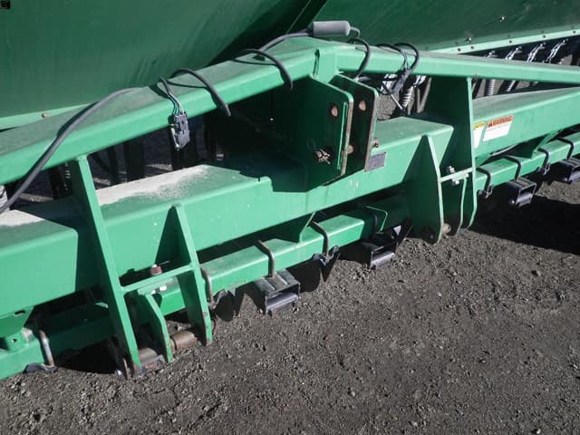 Image of Great Plains 2000 equipment image 4