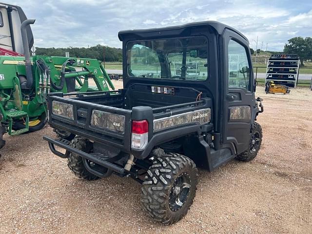 Image of John Deere XUV 835R equipment image 3