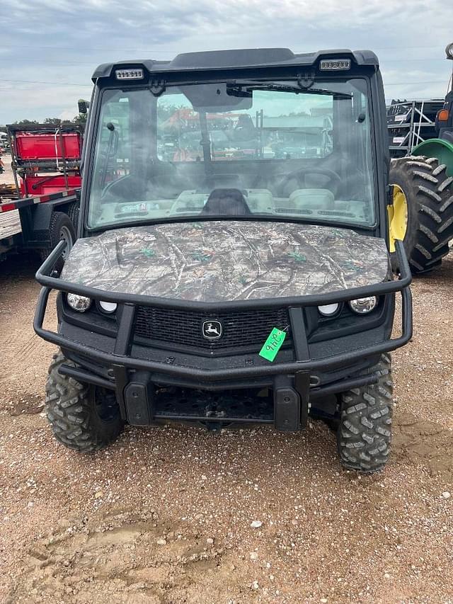 Image of John Deere XUV 835R equipment image 1