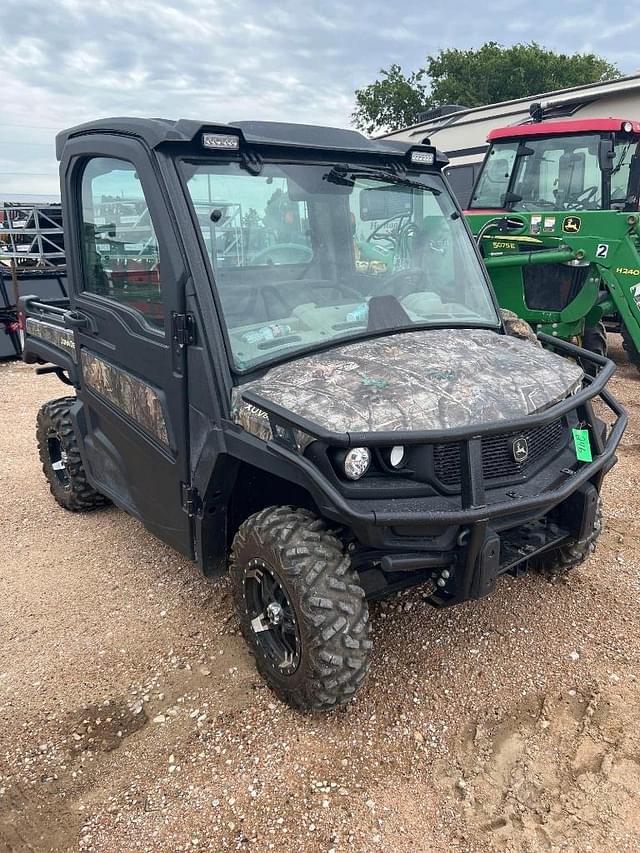 Image of John Deere XUV 835R equipment image 2