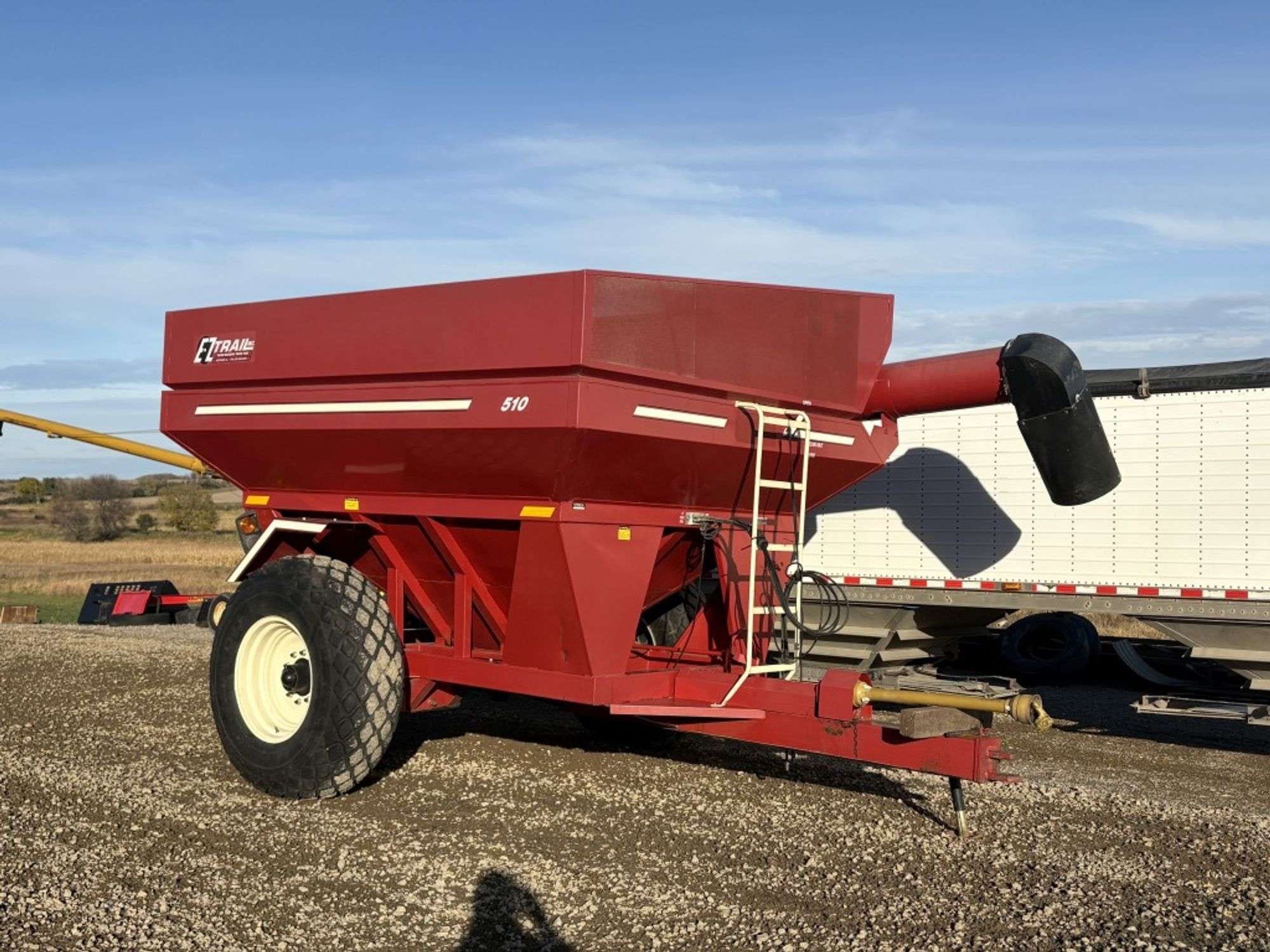 E-Z Trail 510 Equipment Image0