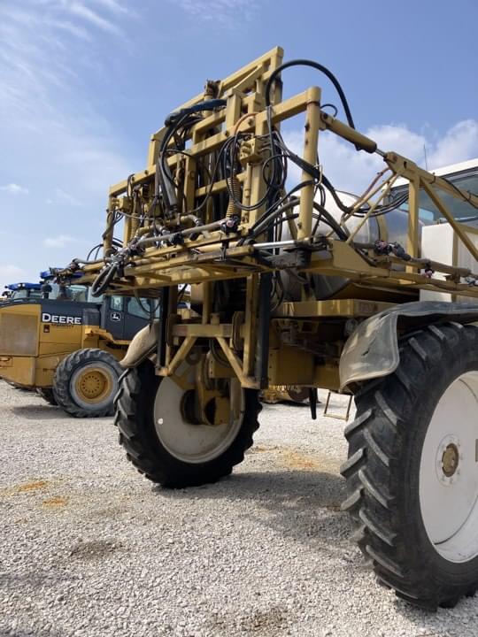 Image of Ag-Chem RoGator 854 equipment image 2