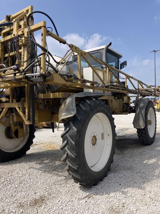 Image of Ag-Chem RoGator 854 equipment image 3