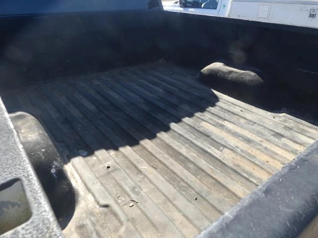 Image of Chevrolet 2500HD equipment image 4