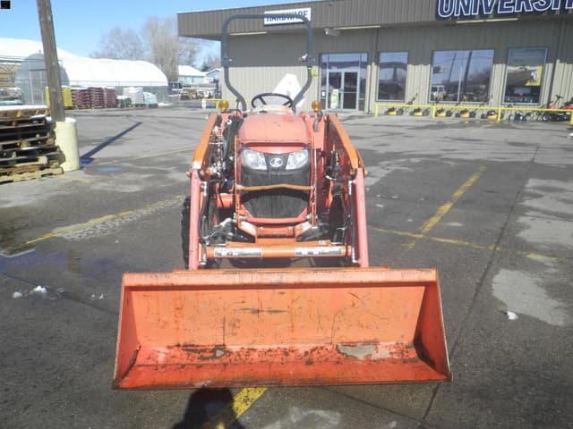 Image of Kubota L3301 equipment image 1