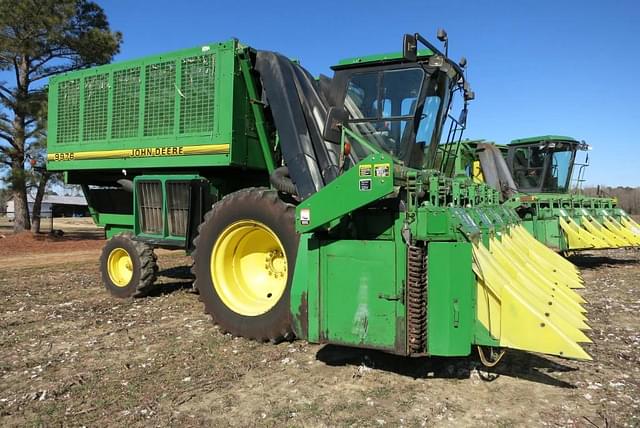 Image of John Deere 9976 equipment image 1