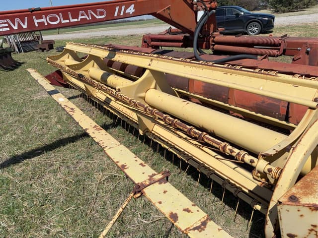 Image of New Holland 114 equipment image 3