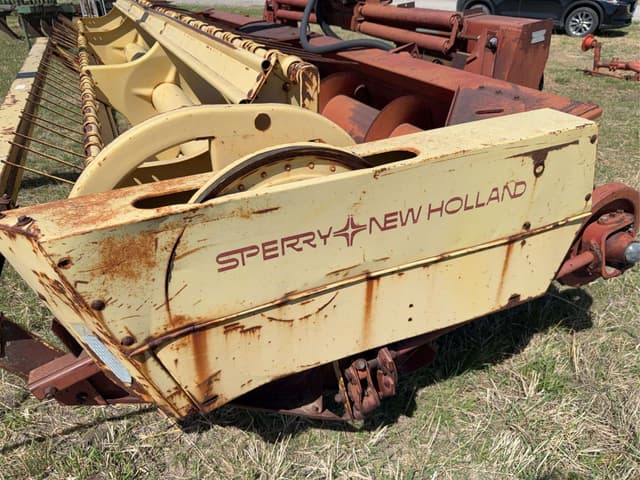 Image of New Holland 114 equipment image 2