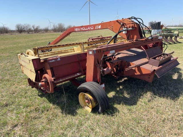 Image of New Holland 114 equipment image 4