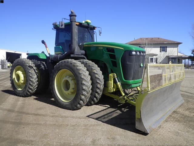 Image of John Deere 9330 equipment image 3