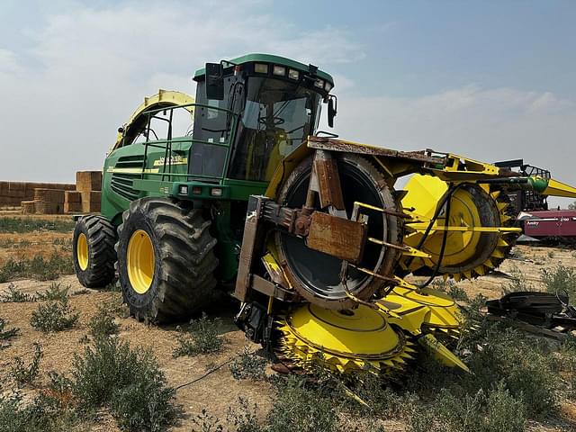 Image of John Deere 7500 equipment image 2