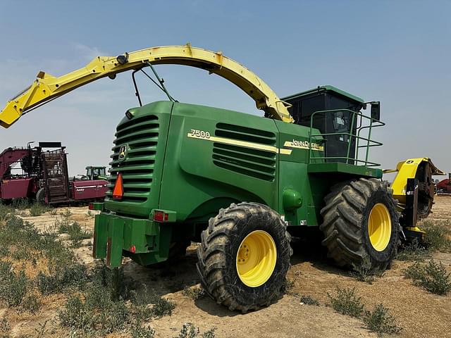 Image of John Deere 7500 equipment image 4