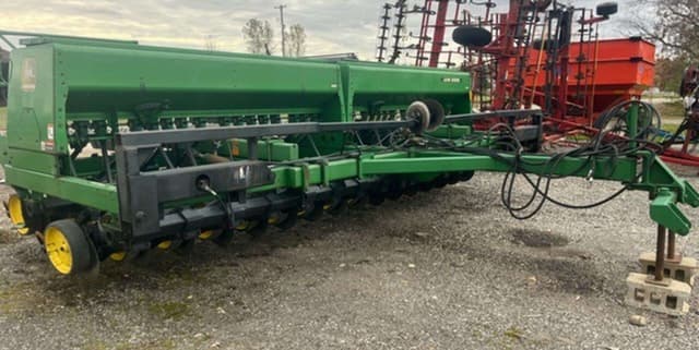 Image of John Deere 750 equipment image 2