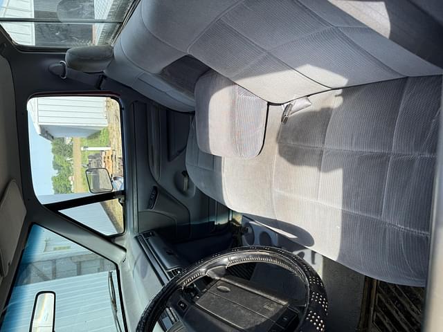 Image of Ford F-150 equipment image 2