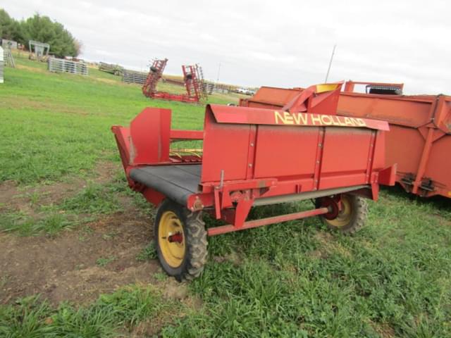 Image of New Holland 144 equipment image 3