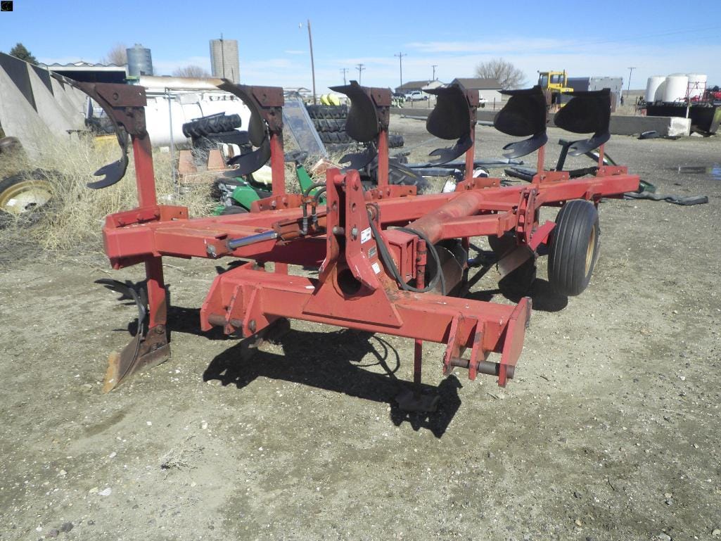 Case IH 165 Equipment Image0