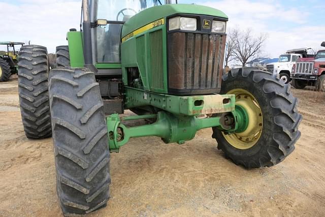 Image of John Deere 7810 equipment image 4