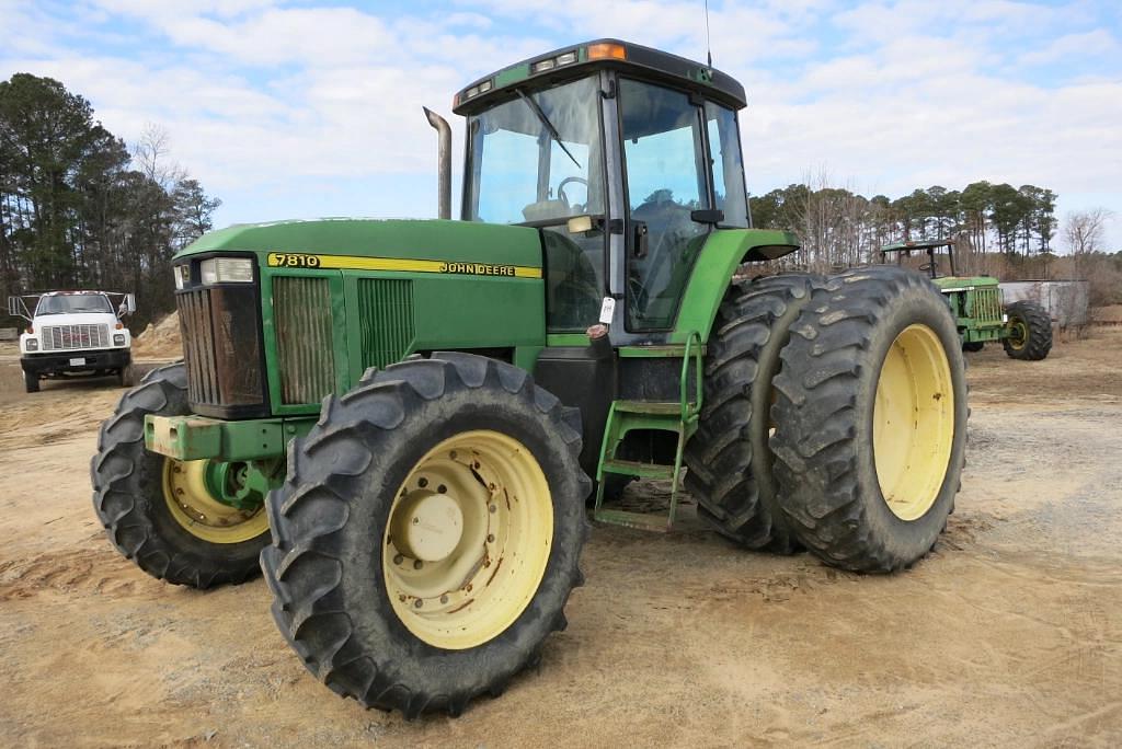 Image of John Deere 7810 Primary image