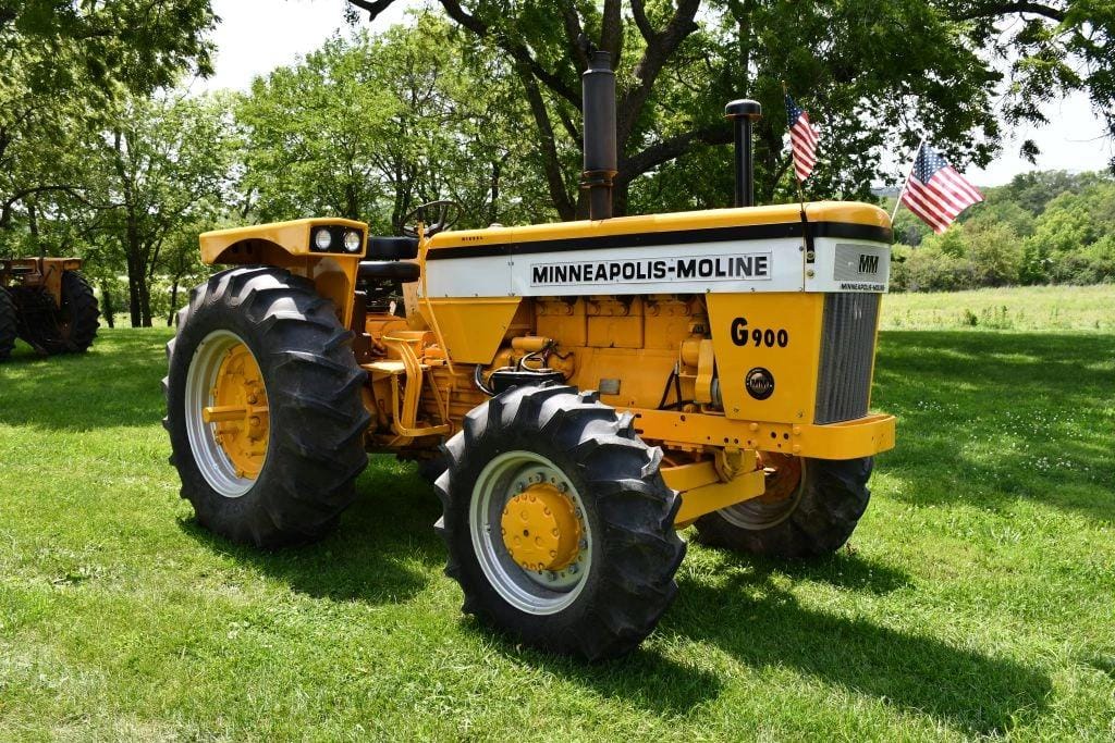 Main image Minneapolis-Moline G900