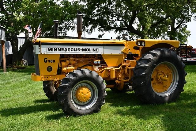 Image of Minneapolis-Moline G900 equipment image 2