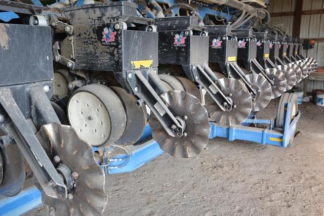 Image of Kinze 3600 equipment image 1