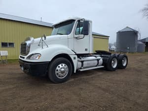 2007 Freightliner CL120 Image