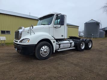 Main image Freightliner CL120