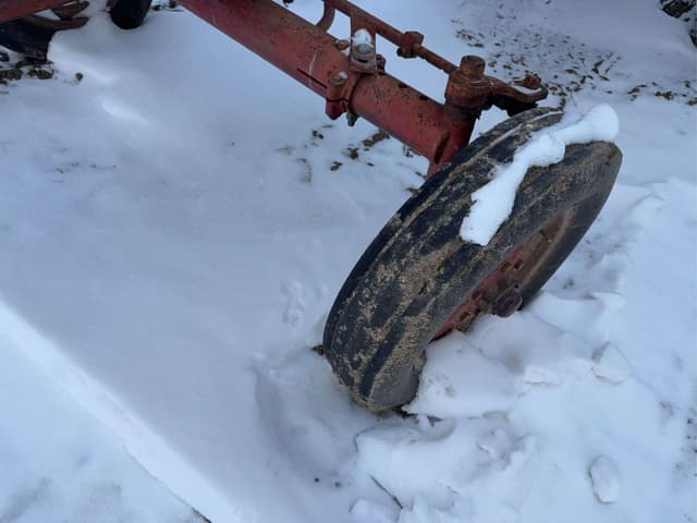 Image of Farmall 706G equipment image 1